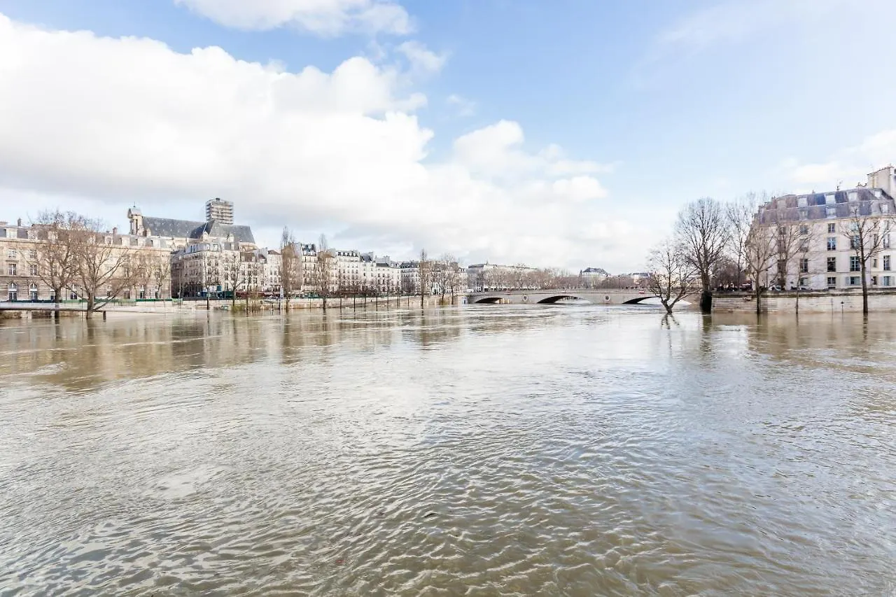 Veeve - Quai Aux Fleurs Apartment Paris